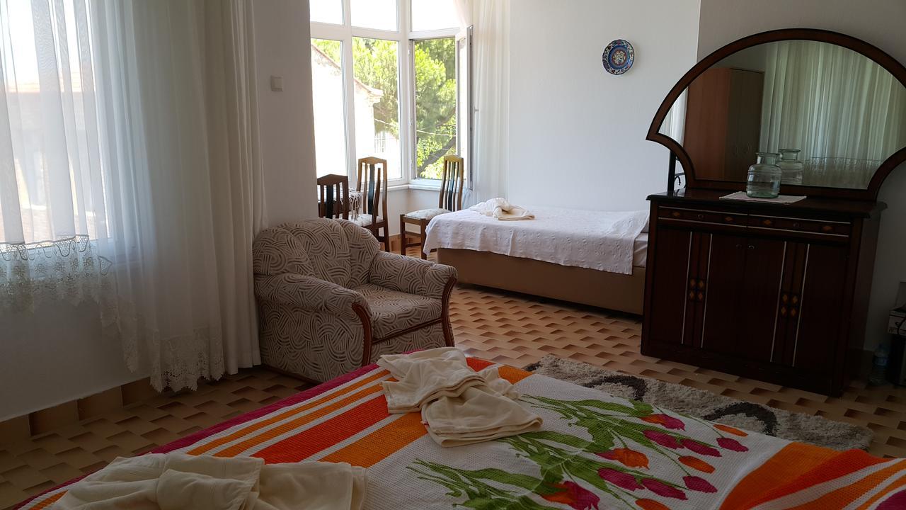 Ayvalik Pansiyon Екстер'єр фото